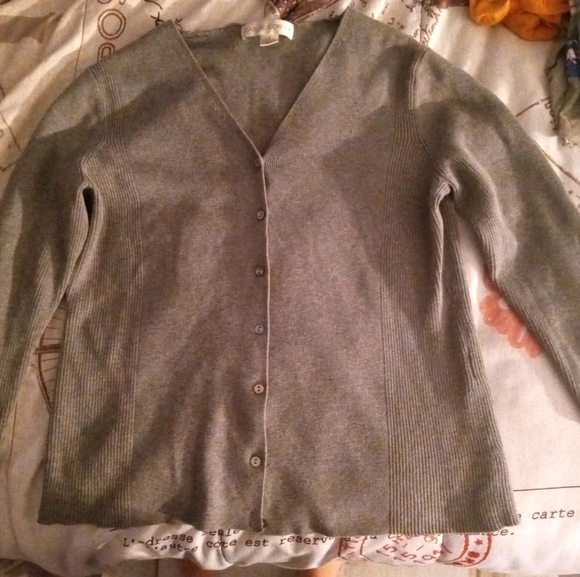 Sweater - Picture 2 of 4